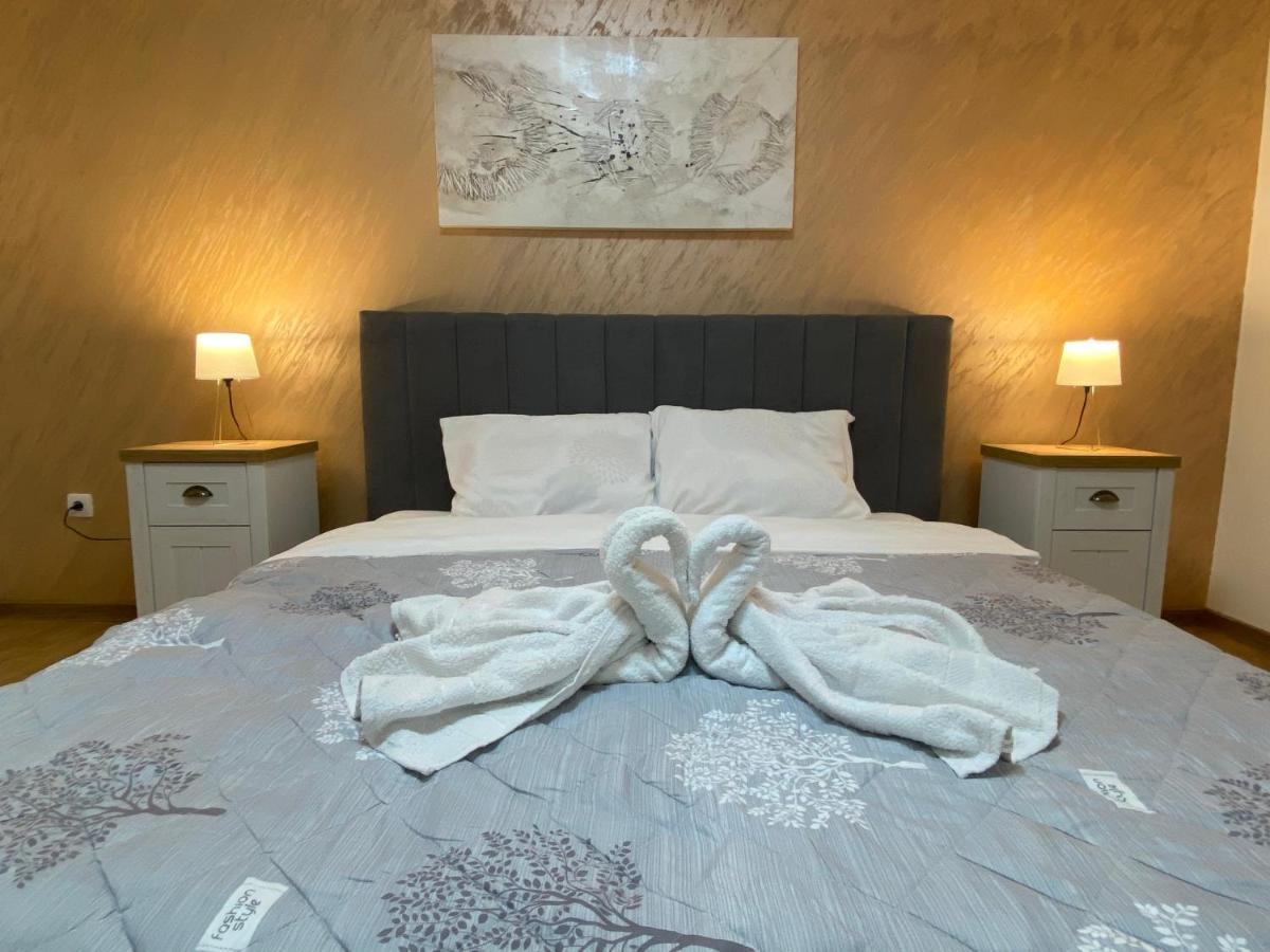 Golden Royal Apartment Kragujevac Bagian luar foto
