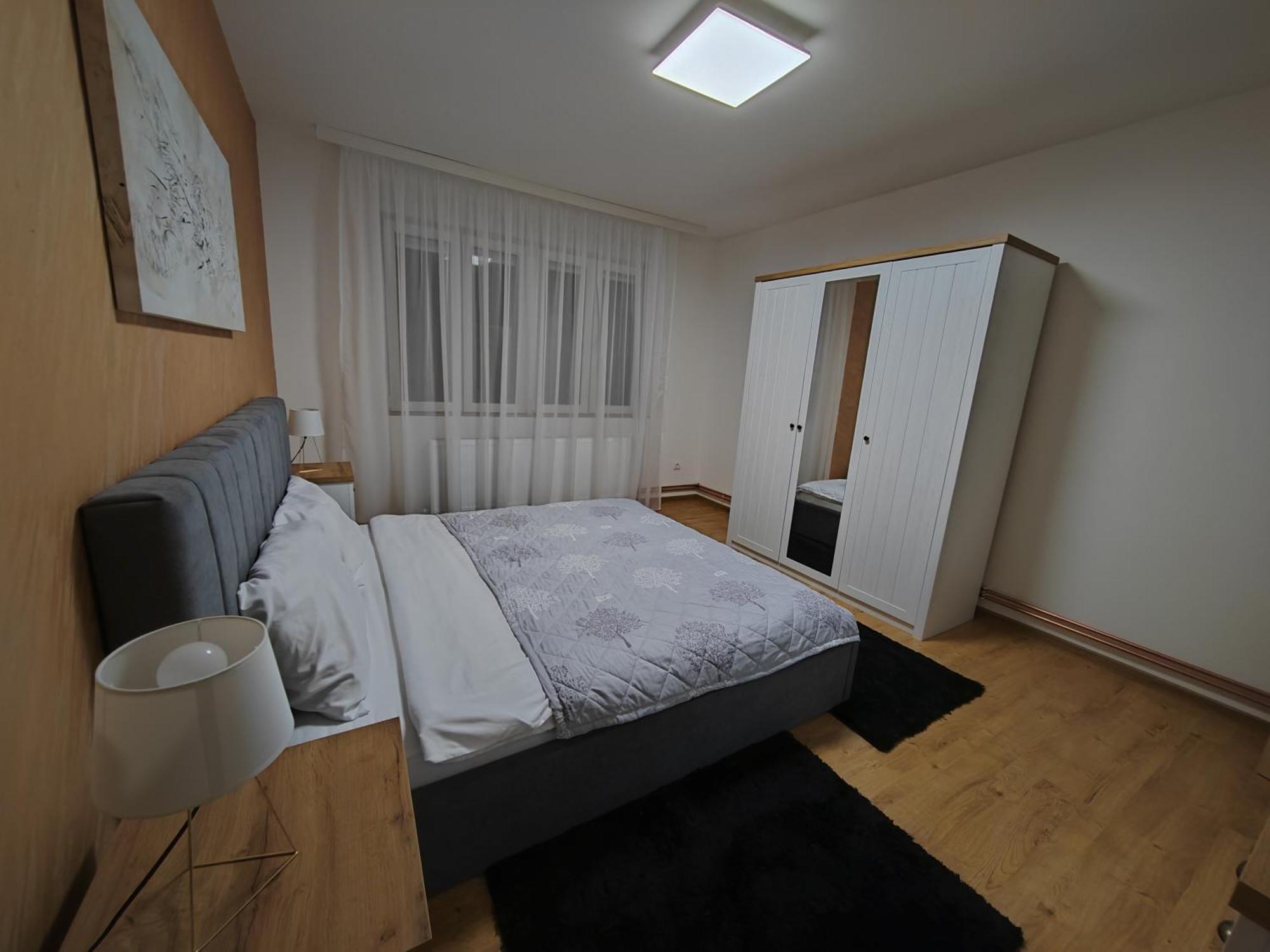 Golden Royal Apartment Kragujevac Bagian luar foto