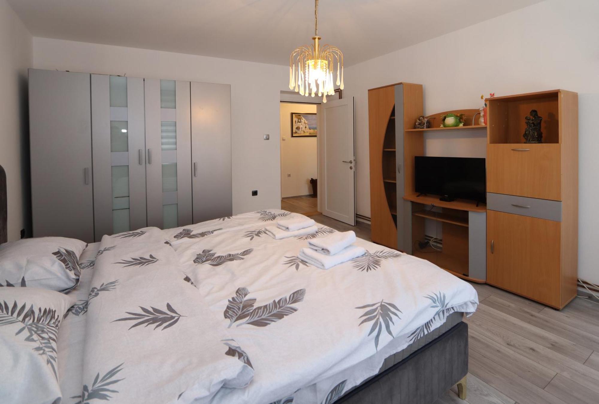 Golden Royal Apartment Kragujevac Bagian luar foto